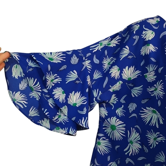 Liz Claiborne Top Blouse Women's Blue White Floral Print Flare Sleeve Sz Large - Picture 3 of 6